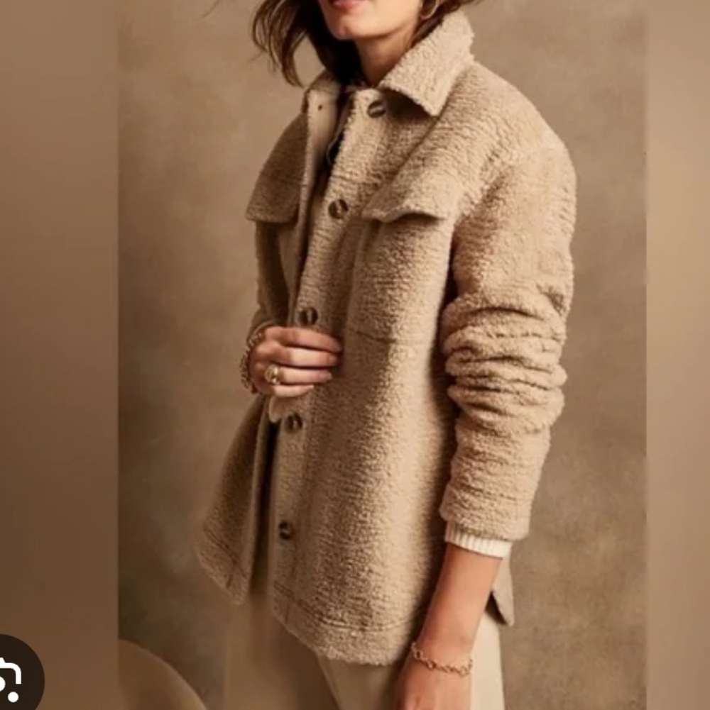 Banana Republic Sherpa Camel Colored Button Up Jacket Med